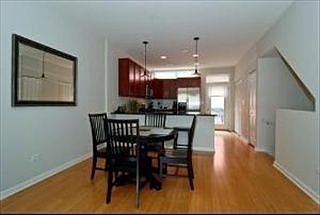 4th image of 950 W Huron St Unit 304