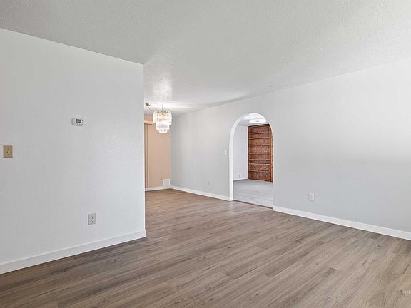 4th image of 1605 Targhee Dr