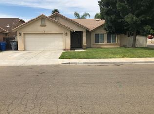 3301 Summer Ln, Madera, CA 93637