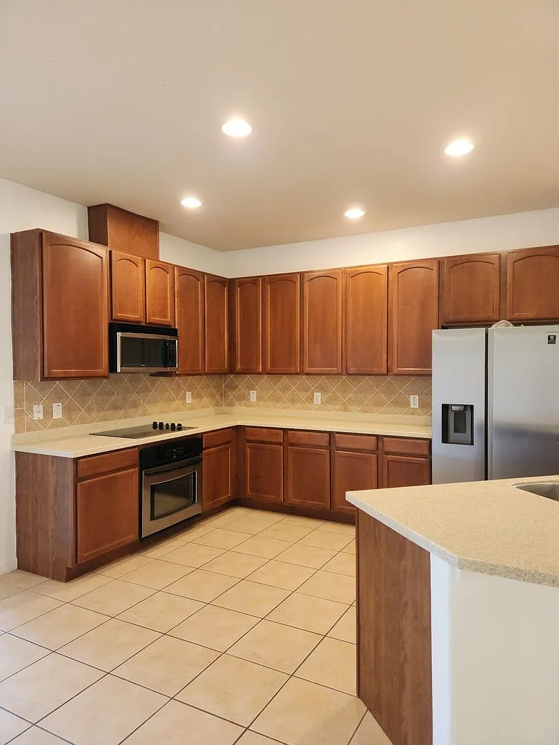 20311 Chestnut Grove — Photo 4