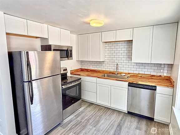 4th image of 607 W Wyandotte Avenue