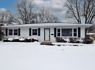 200 Carla Dr, South Elgin, IL 60177