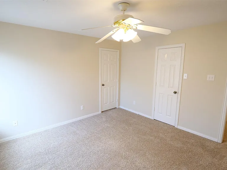 22719 Sierra Lake Ct — Photo 35