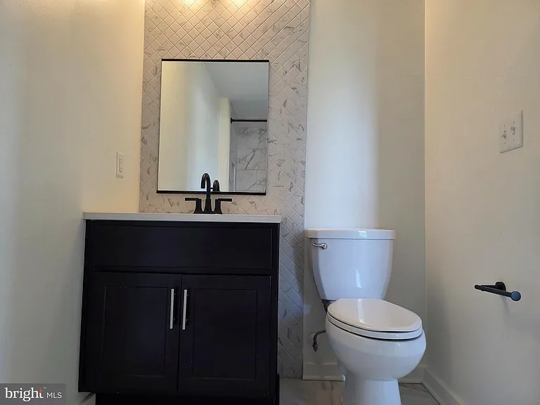 102 Hanover St #302 — Photo 14