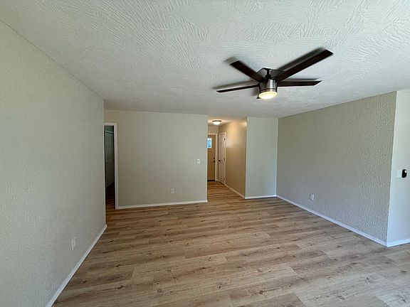 4th image of 5842 S Buttercup Ln