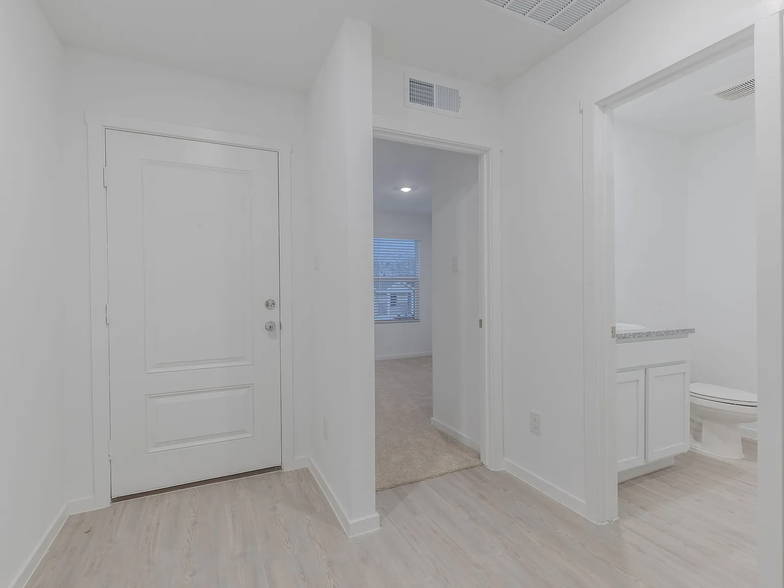 4 bed, 1796 sqft, $2,000 — Photo 4