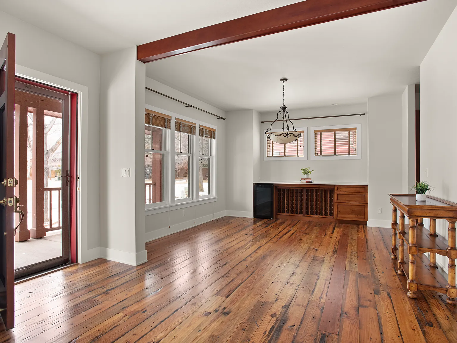 3 bed, 2.5 bath, 2262 sqft, $11,500 — Photo 3