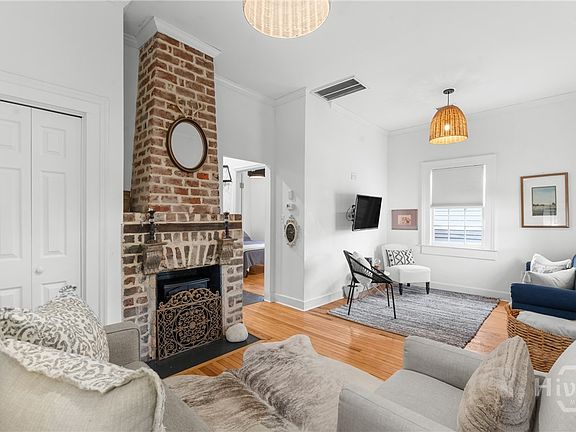 3rd image of 108 W Duffy Lane