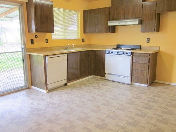 3rd image of 4844 Kingbird Way