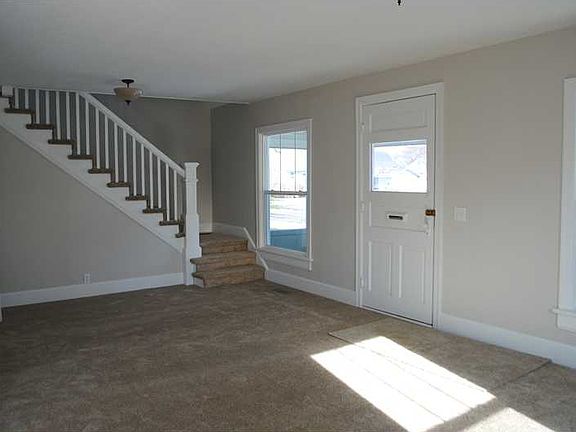 2nd image of 817 N Cherry St