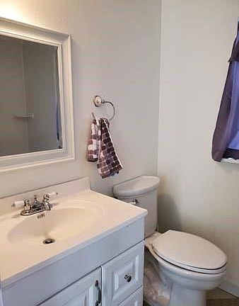 5th image of 921 W Oak St #921