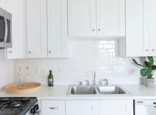 978 S Mariposa Ave, Los Angeles, CA 90006