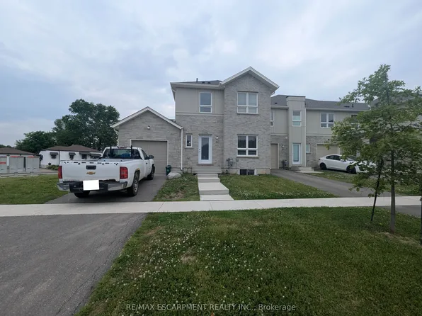 82 Saint George St, Welland, ON L3C 5N1