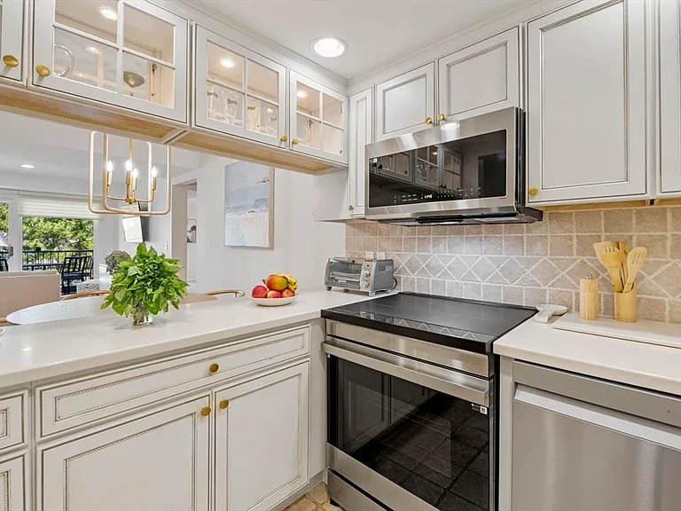 2 Brackett Pl #B — Photo 14