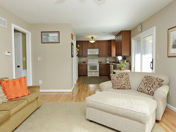 5th image of 1333 Corona Dr