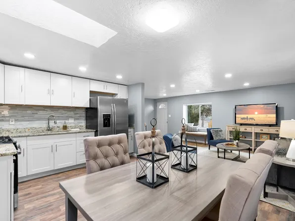 1709 Deluvina Dr SW, Albuquerque, NM 87105