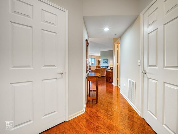4th image of 770 Pearson St #2-504