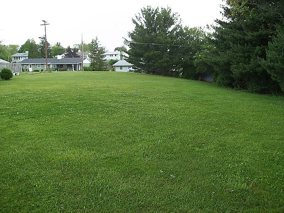5th image of 208 Berkley Dr