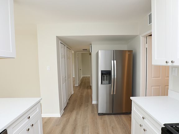 3rd image of 15553 Rose Dr
