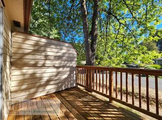 9555 SW Hall Blvd APT 17, Tigard, OR 97223