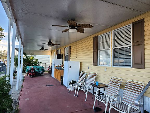 3rd image of 9838 Elm Way