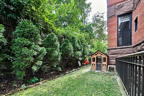 Sold by Compass | media 12