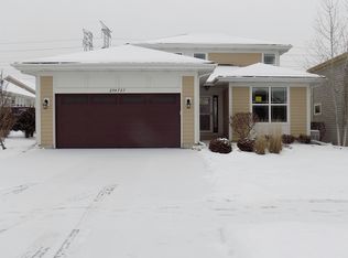 25W727 Golf View Ln, Winfield, IL 60190