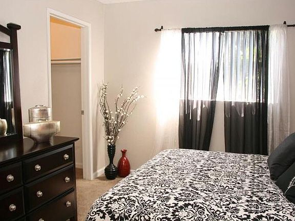 2nd image of 8555 Citrus Ave #1694546