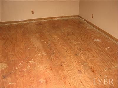 5th image of 112 Hillview Dr