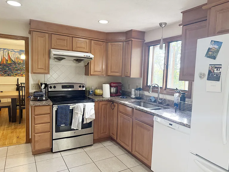 14 Kings Ct — Photo 8