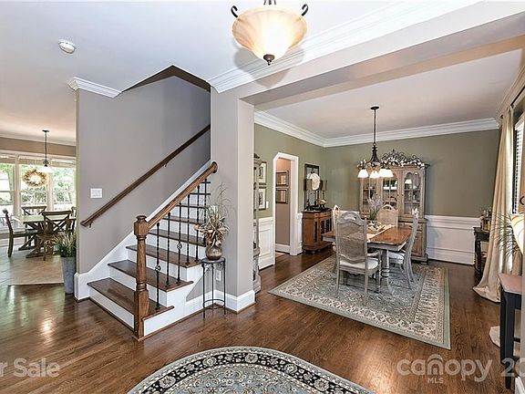 3rd image of 10404 Golden Leaf Ct