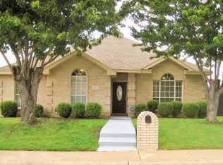 4823 Hollow Bend Ln, Dallas, TX 75227