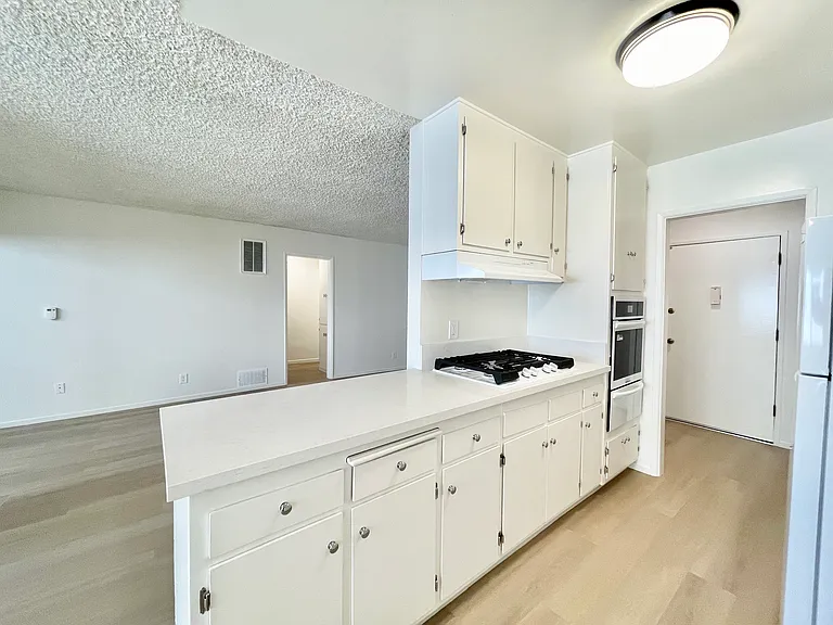 1312 N Curson Ave #2 — Photo 4