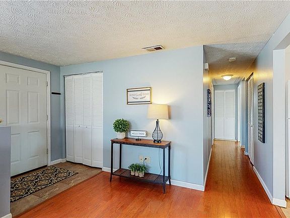 2nd image of 1708 Evergreen Dr
