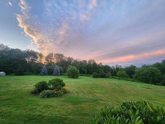 4th image of 94 E Charlton Rd