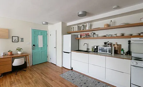 1060 Van Dyke Photo 1