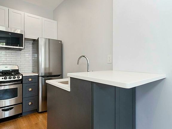 3rd image of 11A Spencer Pl #8R