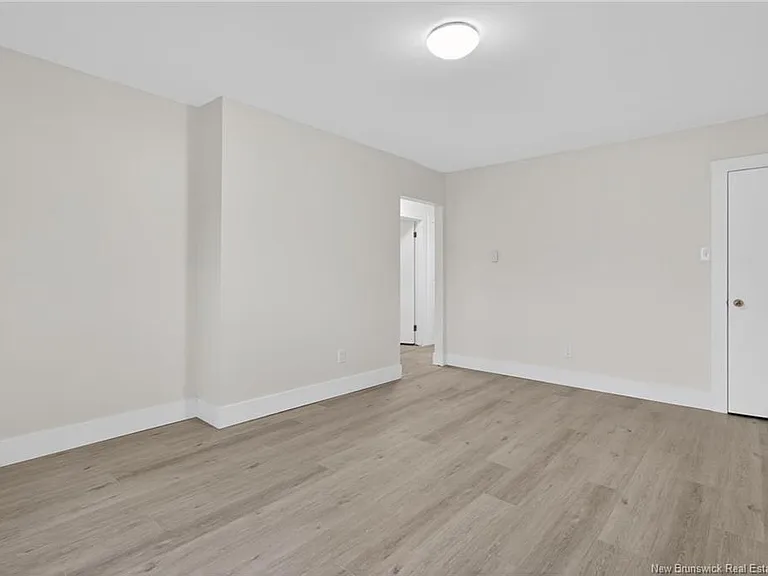 235 Reade St #4 — Photo 6