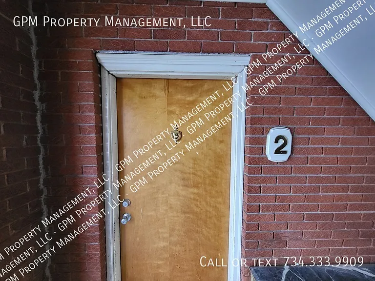 875 Raupp Pl #2 — Photo 2