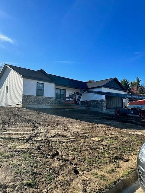 1st image of 350 Hope Dr