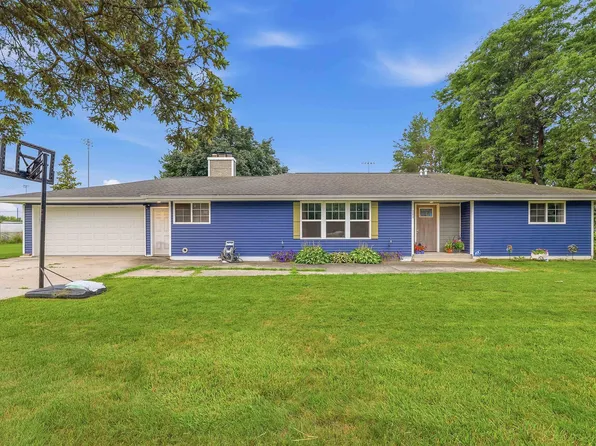 884 E Division St, Fond Du Lac, WI 54935