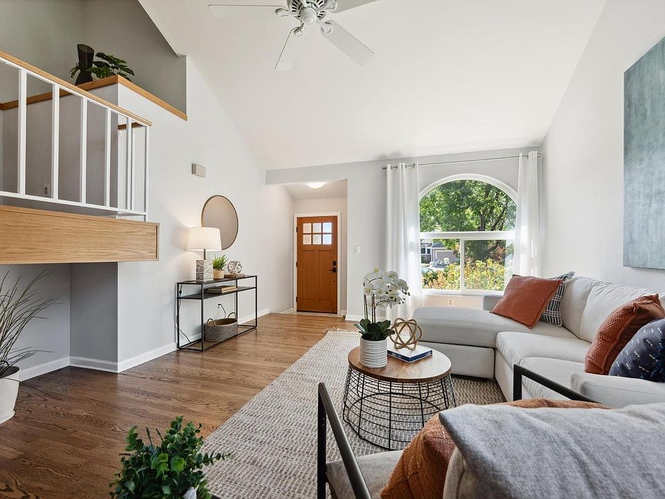 2nd image of 514 Fitzsimmons Place