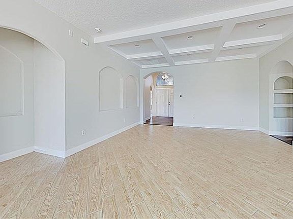 2nd image of 6828 Runner Oak Dr