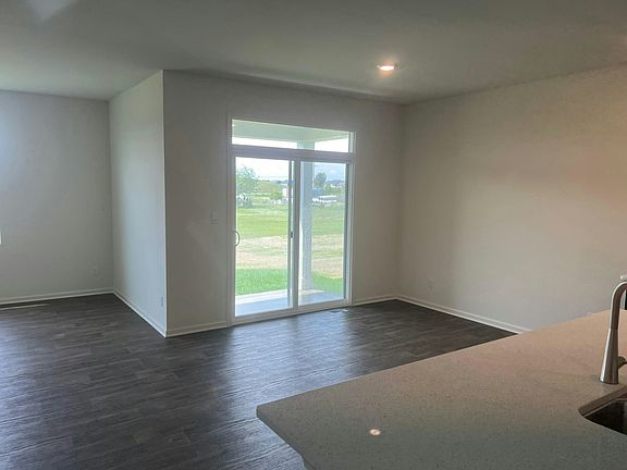 4th image of 10330 Privet Dr