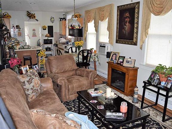 5th image of 1307 Bay Ave