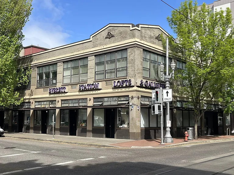 Everett Station Lofts — Photo 12