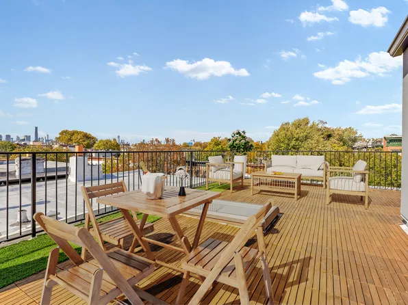 482 Jefferson Avenue image 12 of 15