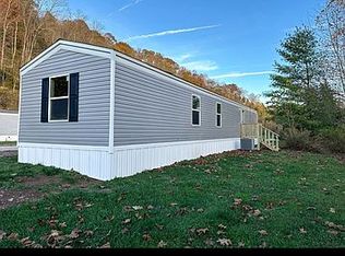 962 Lucky Ln, Barboursville, WV 25504