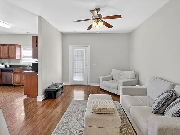 4th image of 820 General Cabot Ct