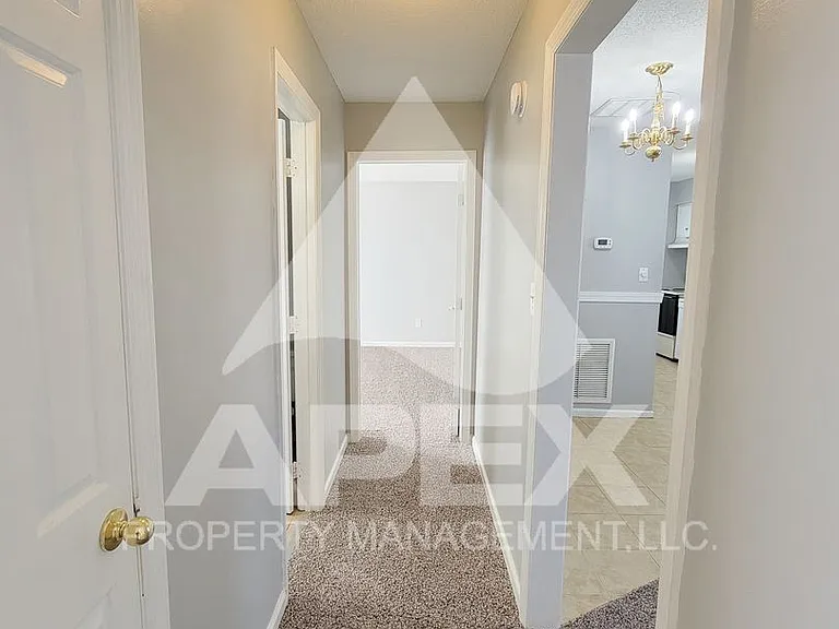 2028 Woodrow Dr — Photo 11